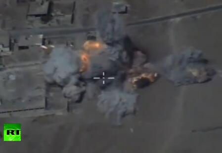 俄新型X-101空射巡航导弹击毁IS弹药库和指挥所