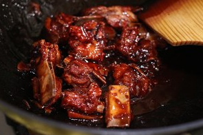红腐乳烧排骨