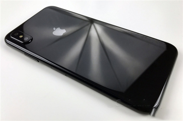 iPhone 8新配色镜面银曝光 只是山寨机？