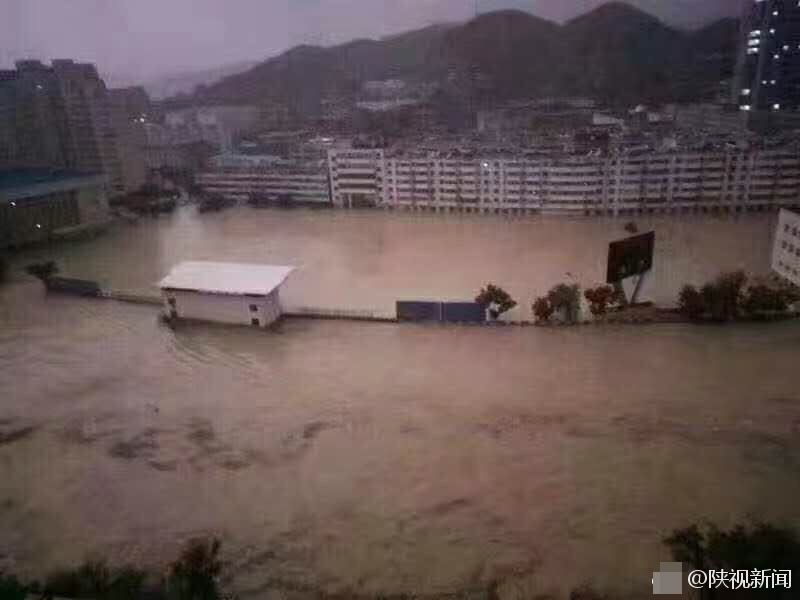 陕西特大暴雨现场