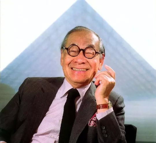 很多人认为,这位昔日的中国小生之所以能够成长为世界大师,与其显赫的