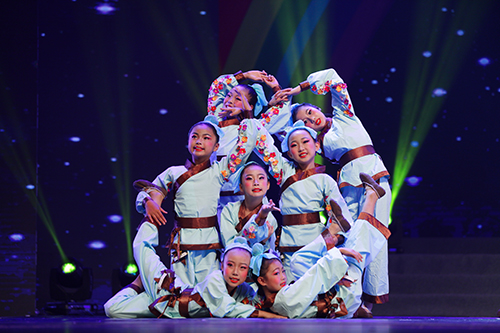 中国舞蹈家协会高参小成果展示 在清华大学举