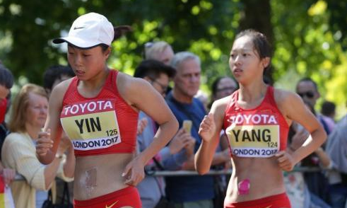女子50公里竞走中国包揽二三名 尹航：银牌没想到