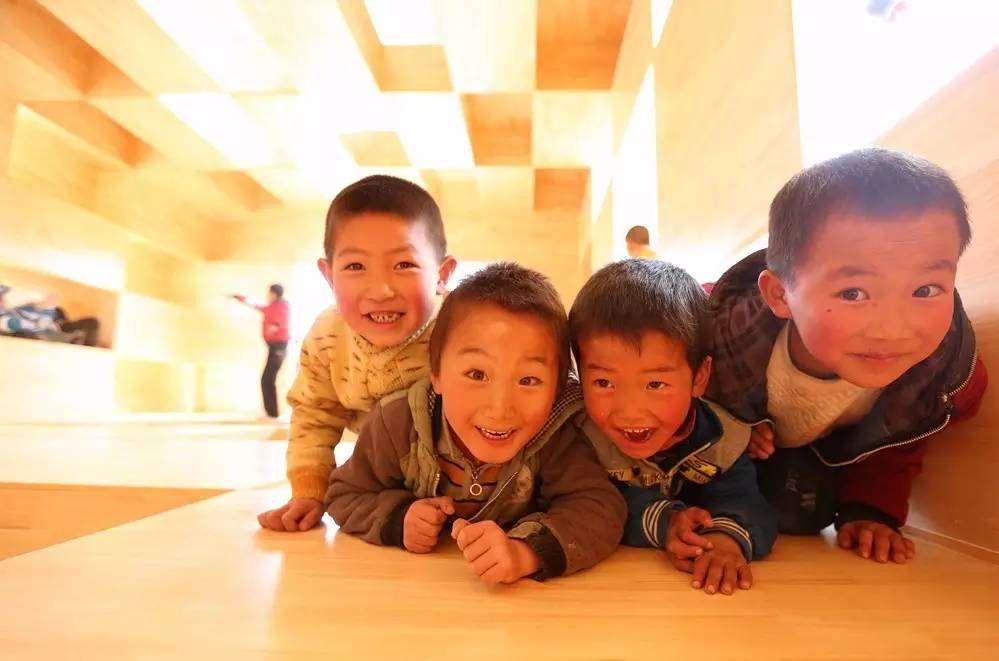 建筑师朱竞翔挑战不可能！3天造好幼儿园