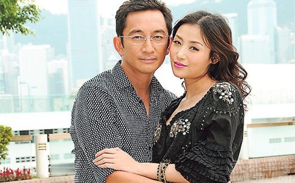 吴启华被曝为省租金搬进凶宅 苦养前妻一家
