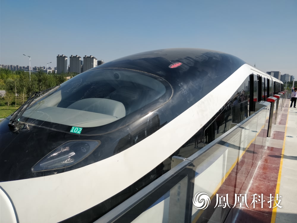 比亚迪云轨银川花博园段正式商用:内部空间大 行驶稳定