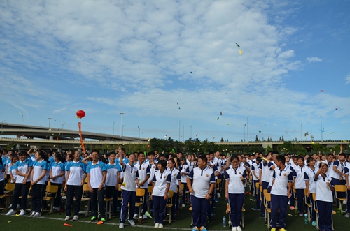 打造教育现代化新标杆 青岛崂山一中迎来新学