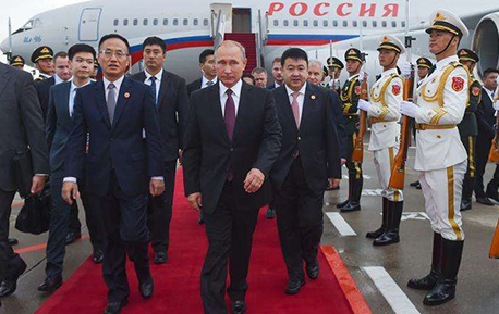 普京3日傍晚抵达厦门 脱西装的瞬间帅翻天 