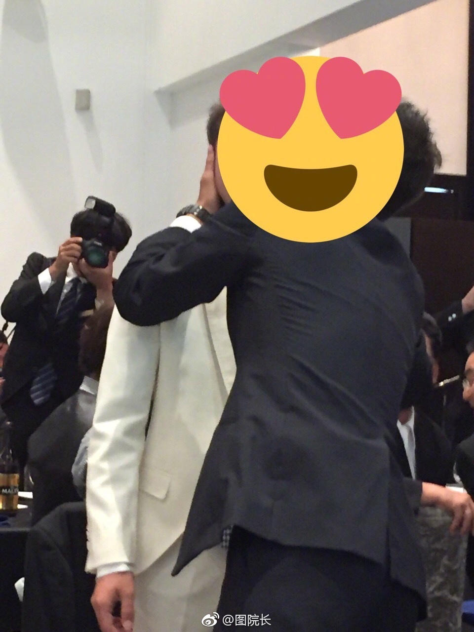 fun来了:老外疯了 中文了得和了不得咋一个意思 fun来了:老外疯了 中文了得和了不得咋一个意思图片