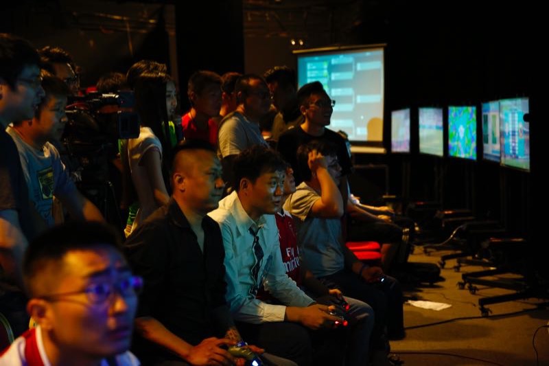 实况足球2018对抗赛打响 亚美王牌解说员大赛