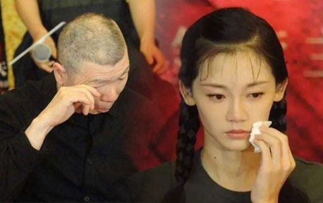 冯小刚哭了！电影撤档不要紧，带你抢先一睹《芳华》。