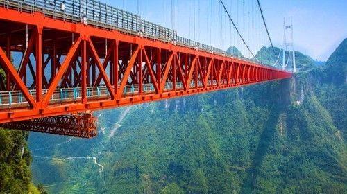 外媒评矮寨大桥:世界最美大桥 云端开车的建筑