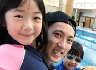 [八小妹]身家百亿的吴尊，独宠初恋妻子22年