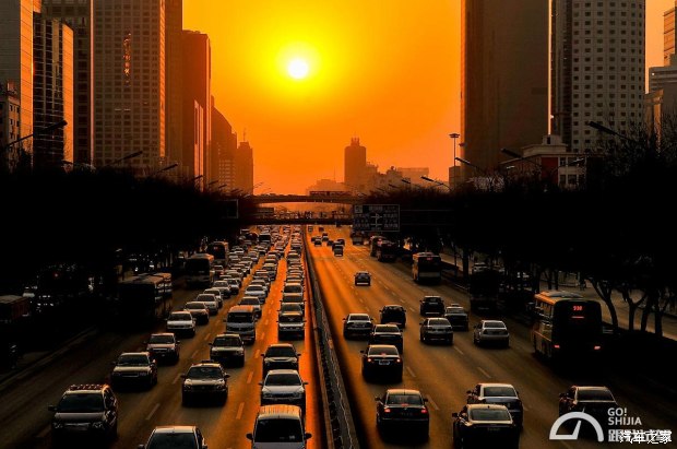 北京本地机动车尾气占PM2.5六成多 蓝天保卫战怎么打