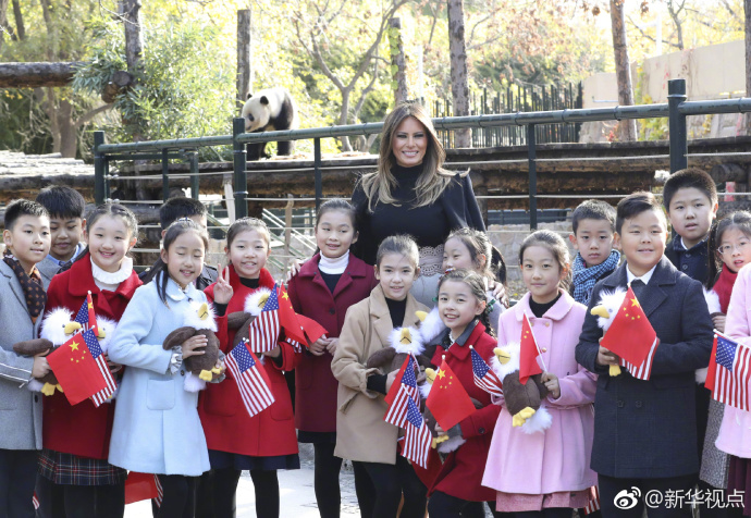 特朗普夫人梅拉尼娅参观北京动物园熊猫馆(现场图)
