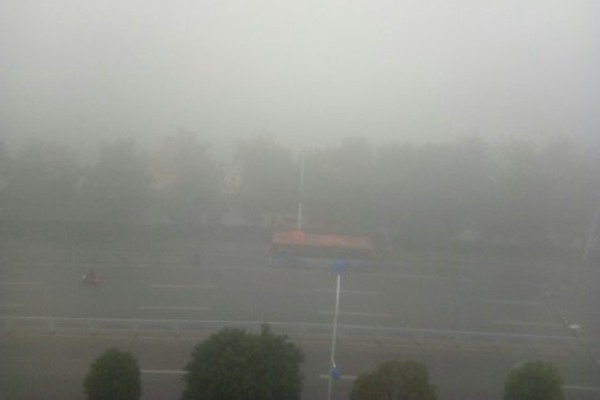 重庆今早局地现强浓雾多条高速封闭 未来三天仍多雾