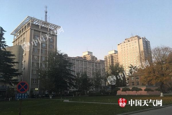 北京今早气温低至-6℃ 白天风力仍较强最高仅5℃
