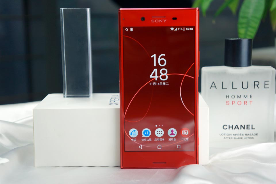 索尼xperia xz premium图赏"醉"是那一低头的朱砂红