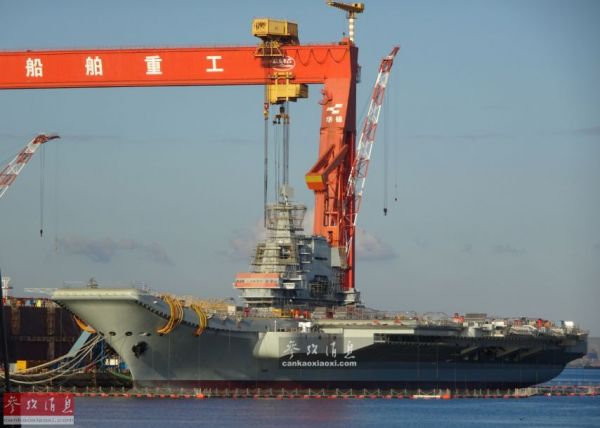 外媒：中国新国产航母比辽宁舰更先进 最多可载35架歼-15
