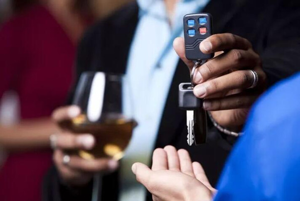 西安一校长多次半夜醉酒后让女教师代驾 官方