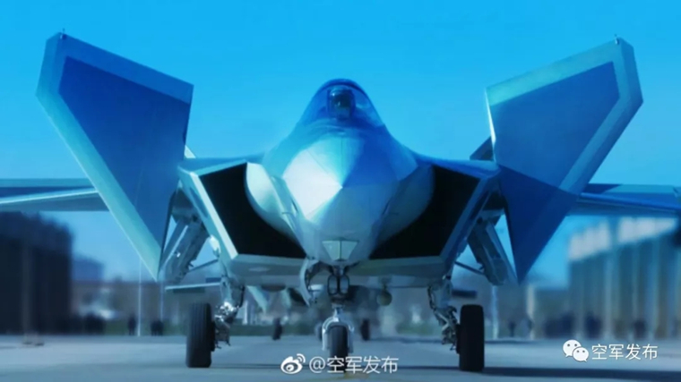 中国空军：隐身战斗机歼20列装空军作战部队