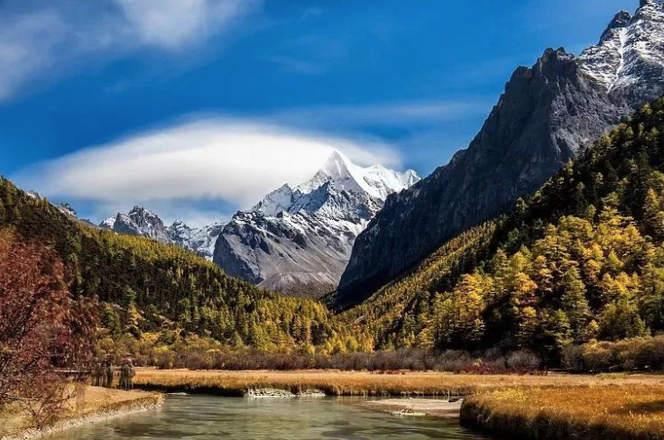 藏于川藏滇交界的隐世秘境 绝美景致令外国人惊叹！