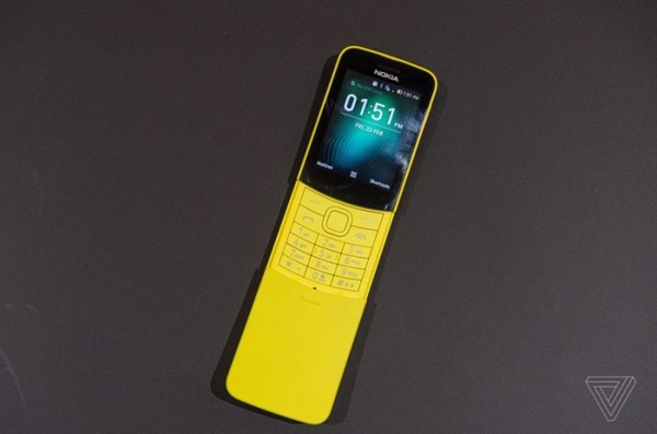 经典滑盖回归竟然弯了：诺基亚黄色手机很好玩儿！