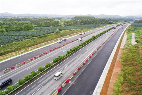 广西新建完工9条高速路 南柳桂将实现双线通达