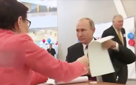 8名候选人参加角逐！俄总统大选拉开帷幕：普京亲赴现场投票