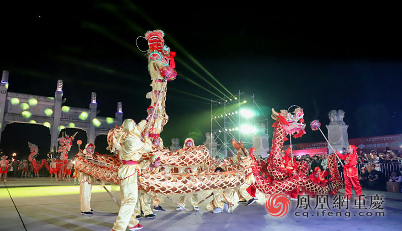 重庆武隆旅游景点_2017年武隆旅游收入(2)