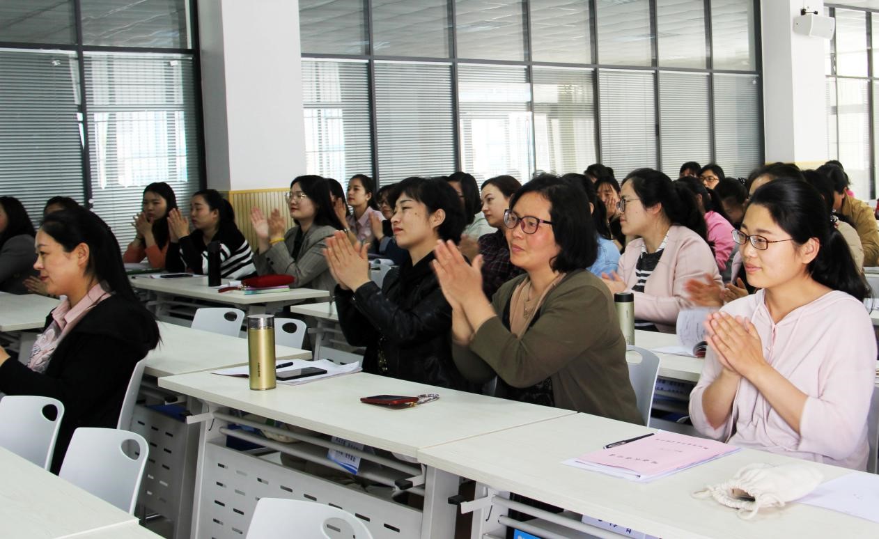 郑州市惠济区实验小学举行教师朗诵技巧培训活