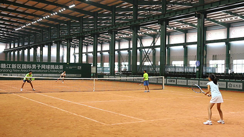 西班牙网球名将埃米里奥·桑切斯考察中昌红网