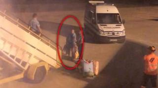 男子浑身恶臭熏吐多名乘客 飞机被迫紧急降落