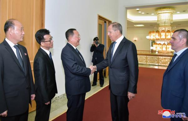 金正恩会见到访俄外长 就朝俄领导人会晤达成共识