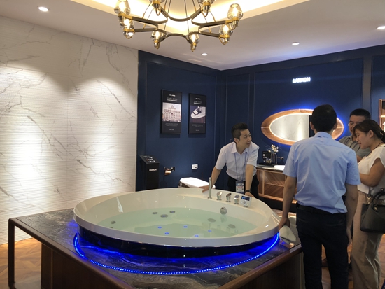 浪鲸卫浴崭新形象亮相上海展，厨卫行业迎来性感卫浴时代(图5)