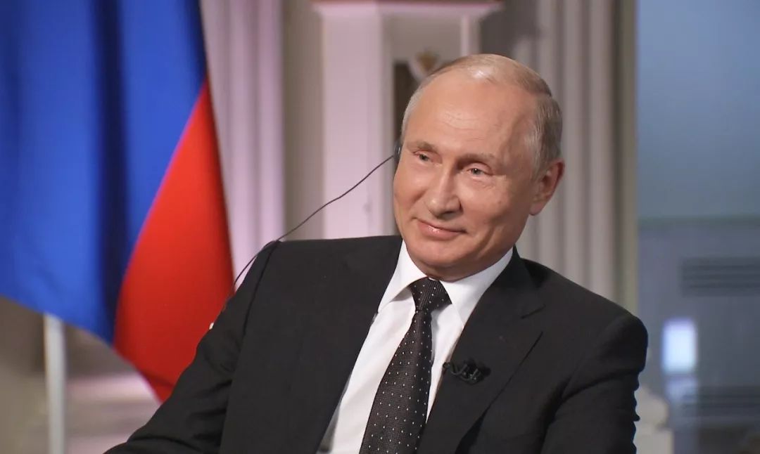 中央广播电视总台台长慎海雄专访普京