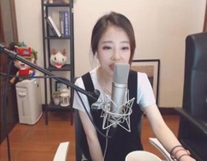 会计门 女主播被央视石锤是冯提莫_|会计门|冯