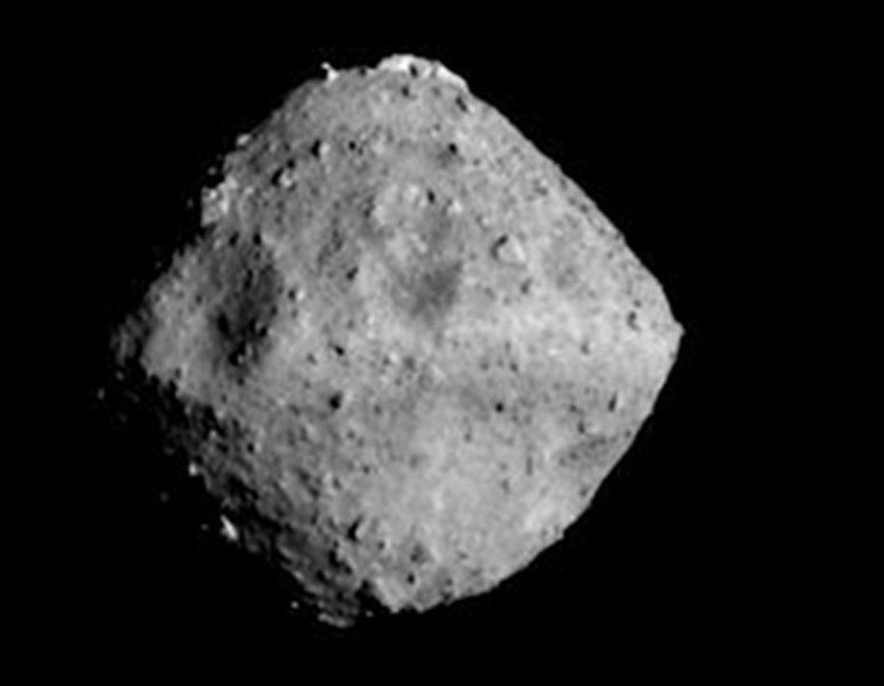 日隼鸟2号接近目标小行星龙宫 2020年底取样返回地球