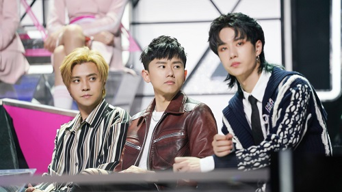 征途嘉年华在即 101导师张杰同刘宪华综艺互动