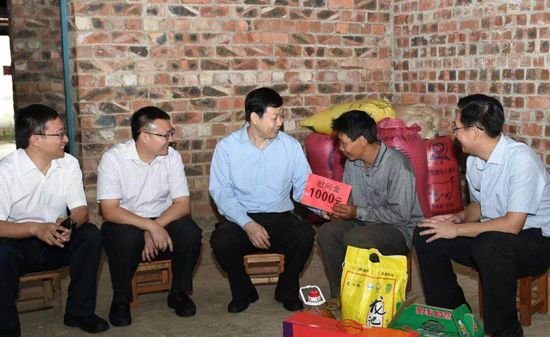 助力脱贫攻坚 中国电信带了一个好头