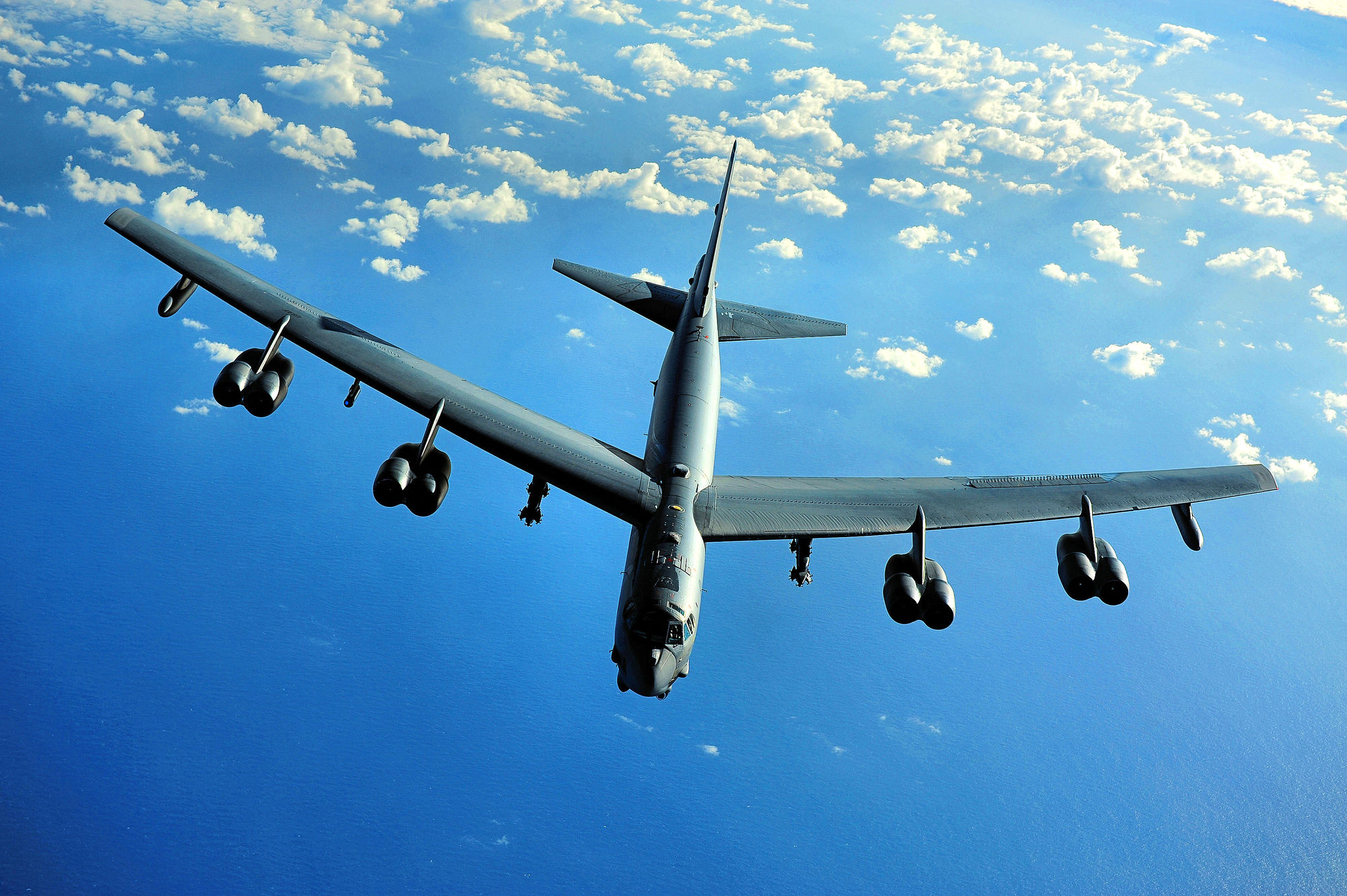 美军将领披露B-52深度升级细节：对空中加油机支持需求将减半_凤凰网