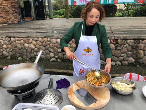 传菜品传承优良家风农民夜校宣讲时代精神 --