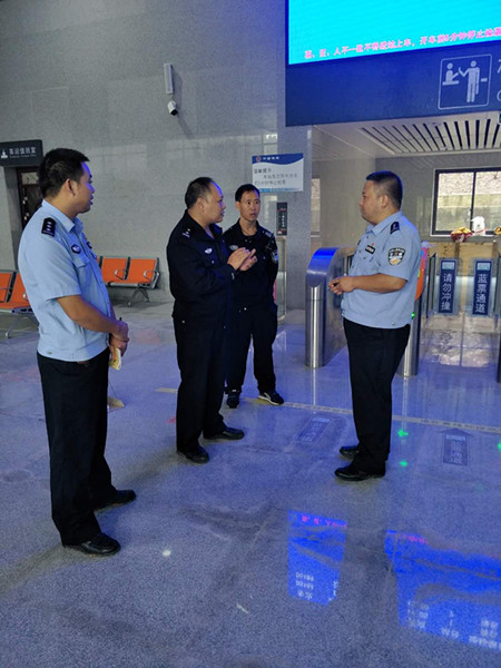 蓬溪县委常委、常务副县长彭普诚深入蓬溪县火