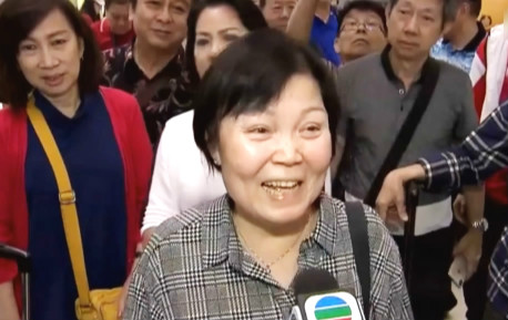 港珠澳大桥通车后第三天，流量超过官方预算！