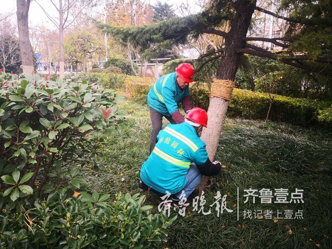 看防寒服冲锋衣区别就知道冲锋衣与防寒服哪个好了