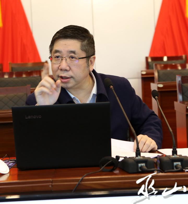 孟东方教授作宣讲.