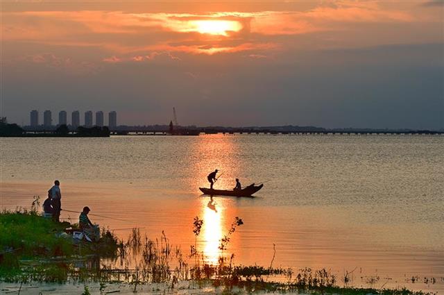 洪湖长湖等10大湖泊保护规划出台 修复水生态为重点(图1)