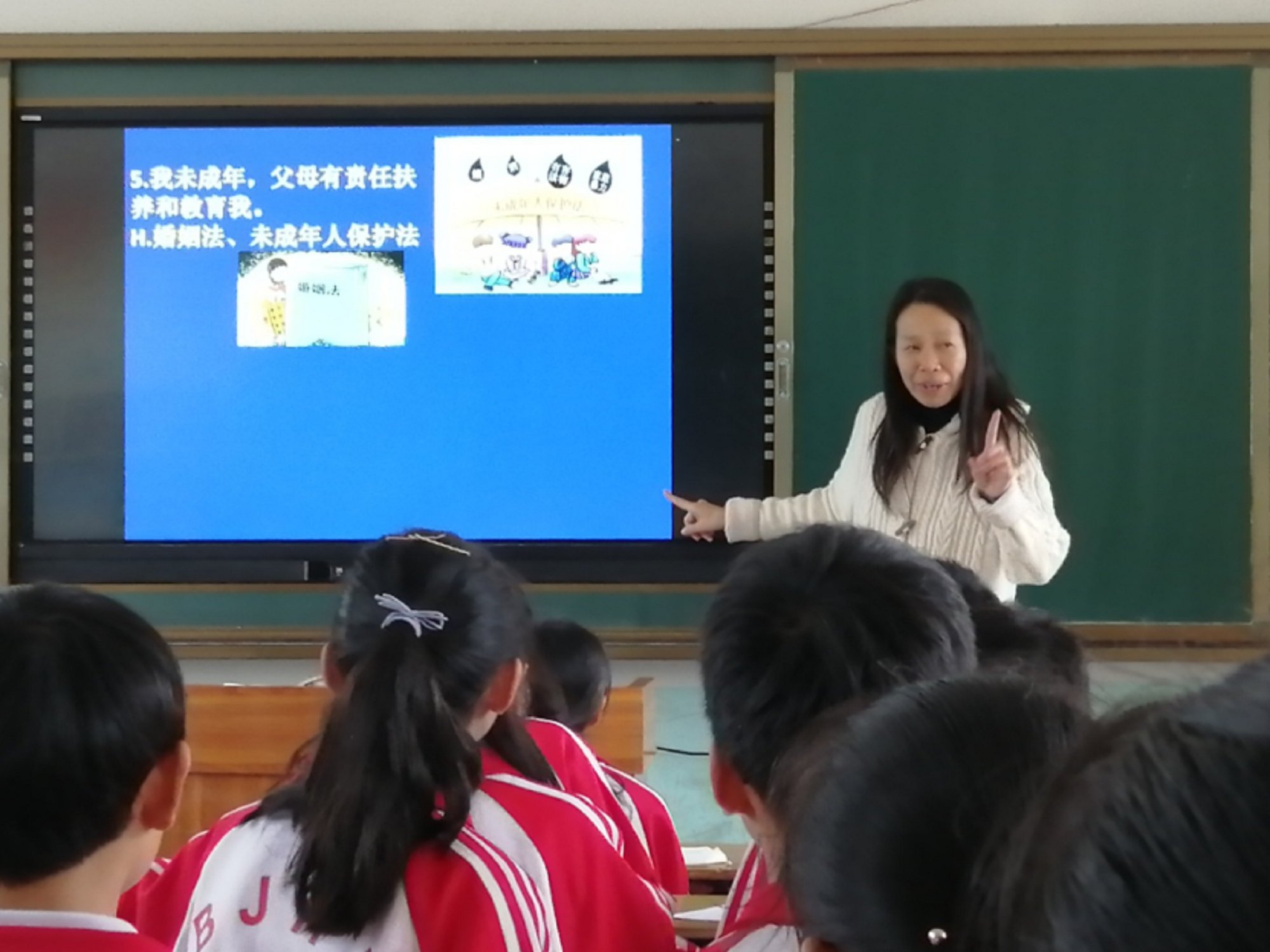 教育在海子街中学,西关培英中学政治学科,历史学科,语文学科展示了三