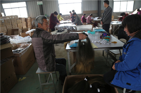 普普通通智海天下 习智海的假发看着不起眼