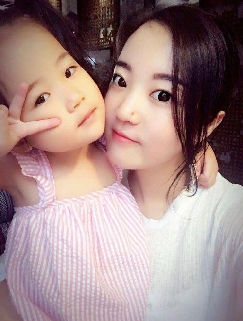 产经  如今,32岁开始站在健身运动事业的风口 80后美女宝妈,陪女儿